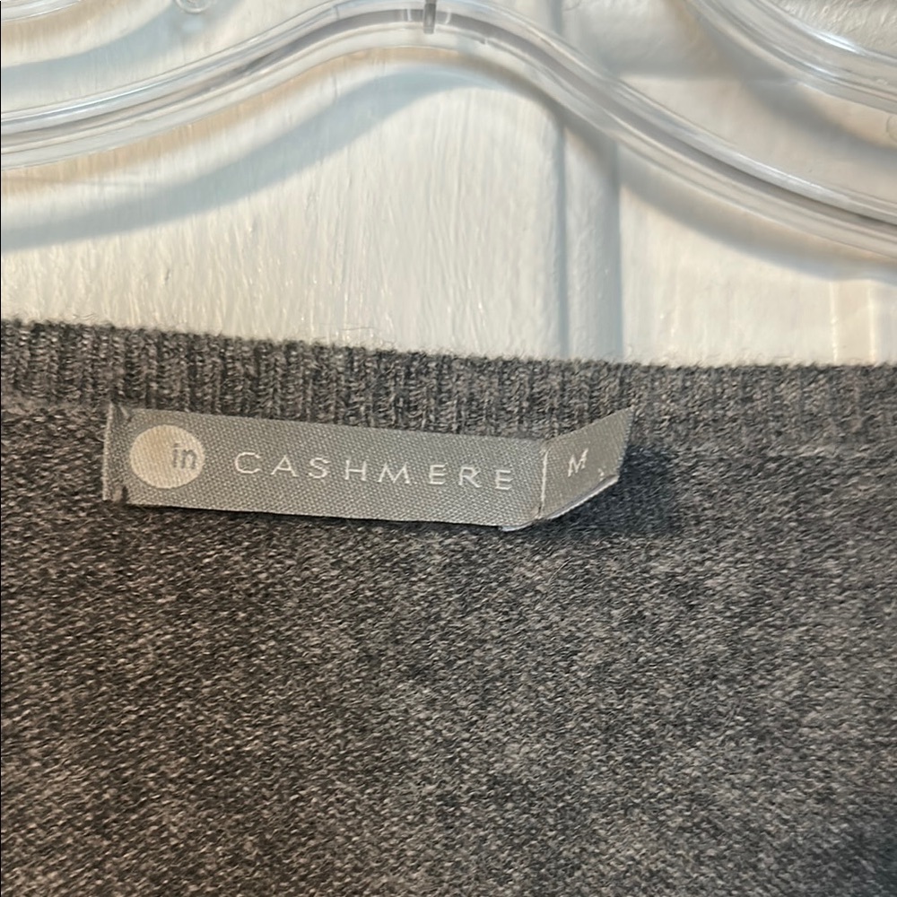 V-Neck Women's Cashmere Sweater - Picture 2 of 6
